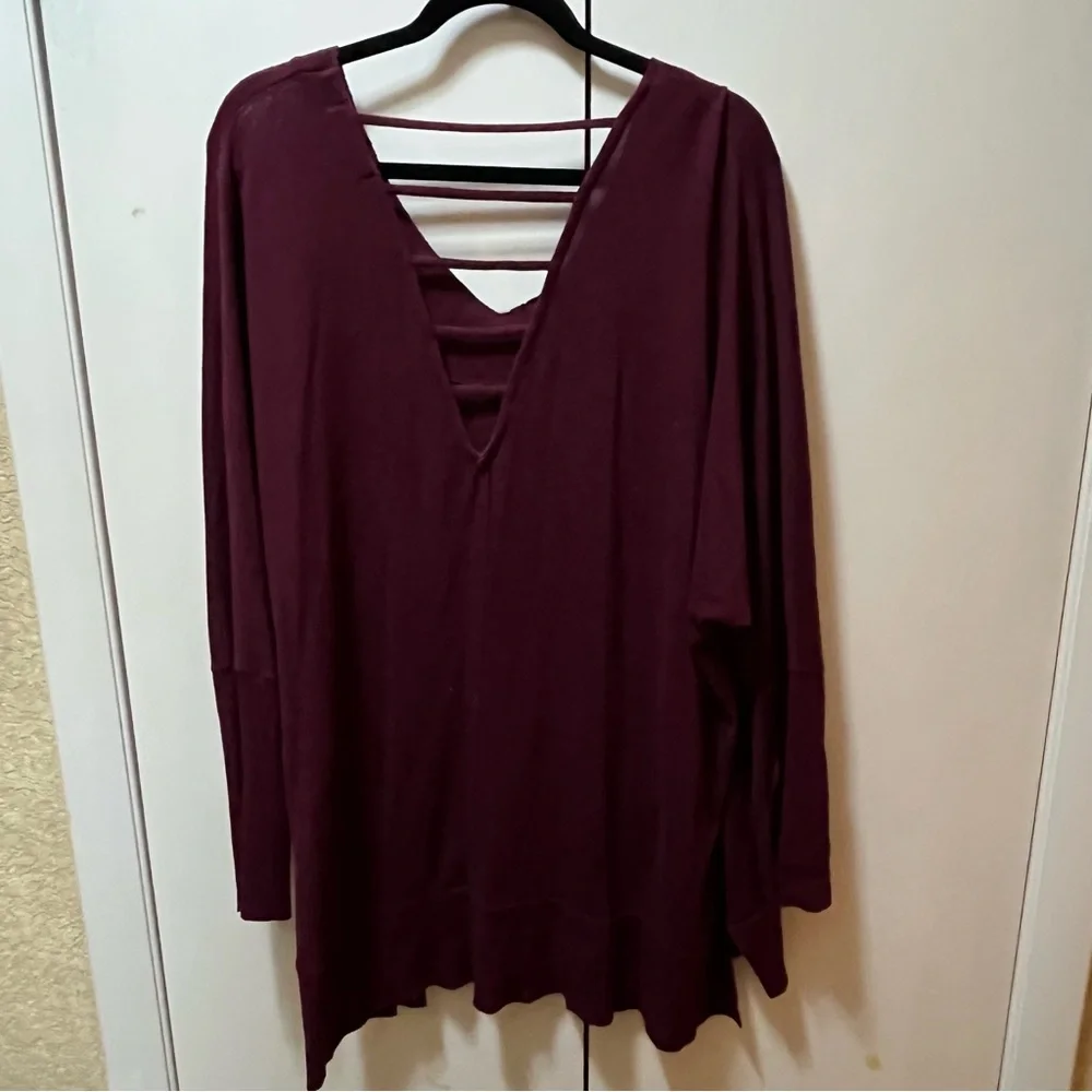Maroon Long-sleeve Tunic Top with Vneck & Strap Detail on Back, Size 3X - Picture 6 of 9